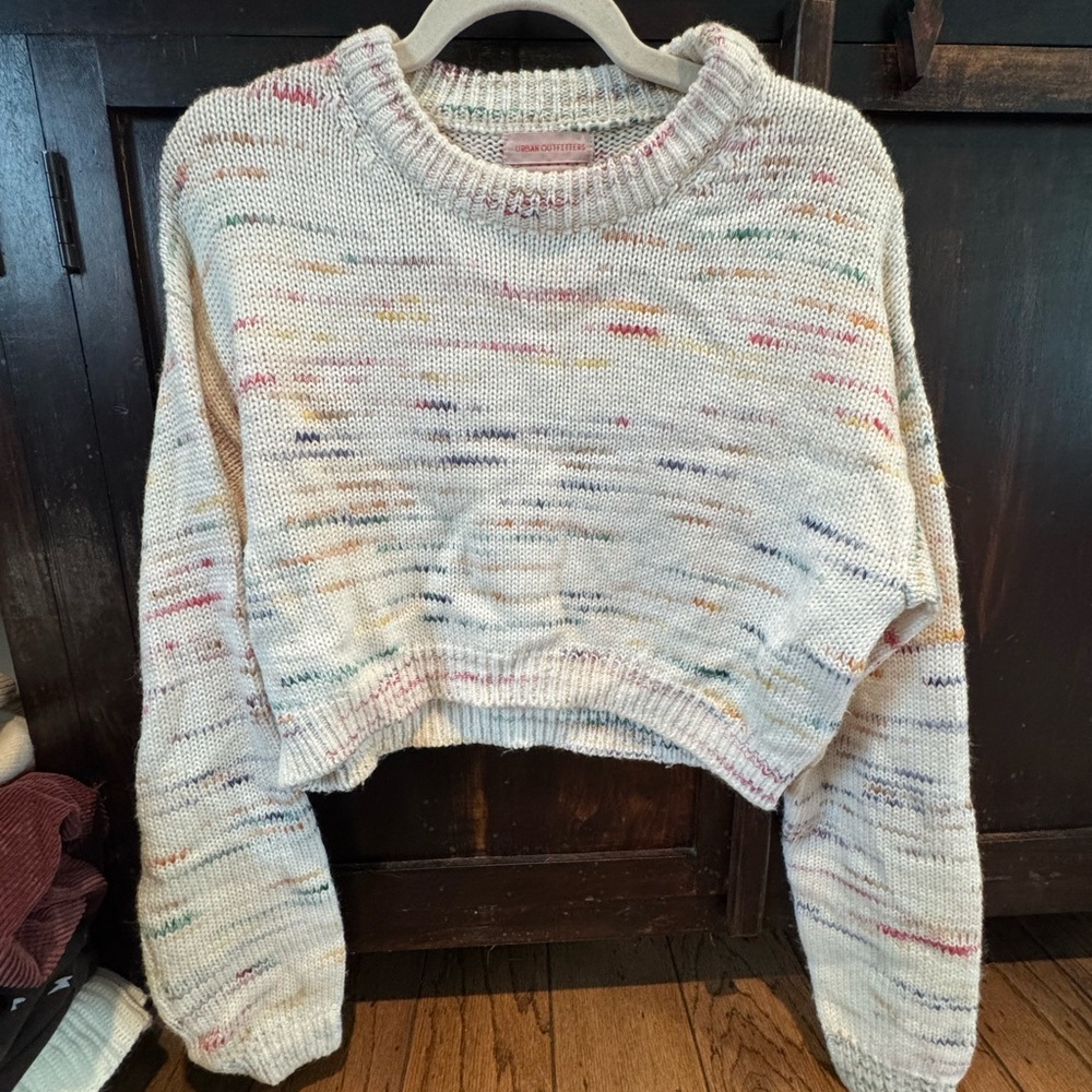 Urban Outfitters Speckled White Cropped Sweater. XS